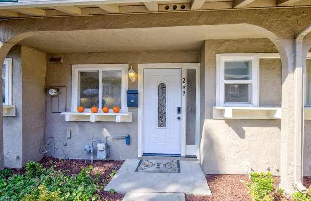 Fabulous townhome style condo in an upscale complex at the foot of the hills in Milpitas! - 249 North Temple Drive, Milpitas, CA 95035