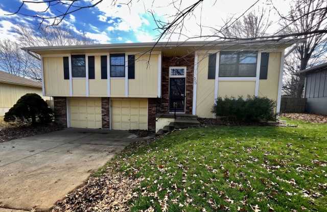 Coming Soon! Spacious 3-bedroom, 2-bathroom home in the highly sought-after Blue Springs area! photos photos