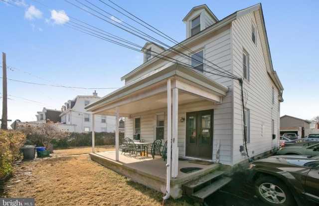 435 LEEDOM STREET photos photos
