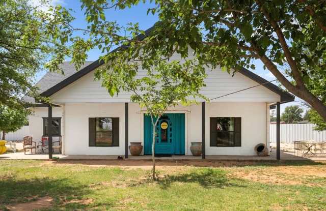 10799 E Drake St photos photos