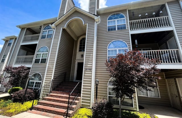 6700-2F W Friendly Ave - 6700 W Friendly Ave, Greensboro, NC 27410