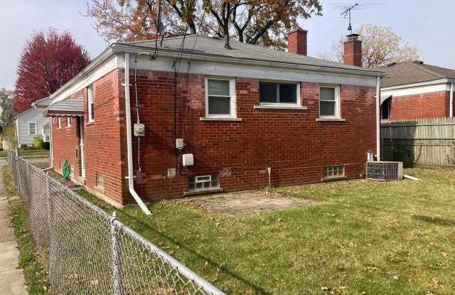 3 bedroom, 2 FULL Bath Brick Ranch - HW Floors - Finished Bsmt - 1 car garage - Sec. 8 OK Gallery 4