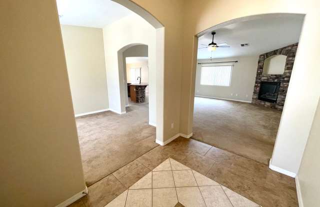 Beautiful 3 Bedroom Home in Cul de Sac! *HOME IS CURRENTLY OCCUPIED, PLEASE DO NOT DISTURB THE TENANTS* photos photos