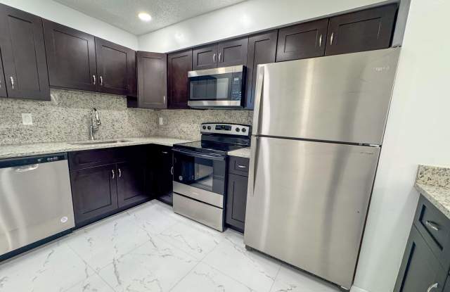 10687 Royal Palm Boulevard Gallery 4