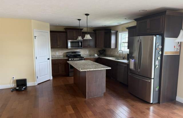 911 Boxwood Court Gallery 3