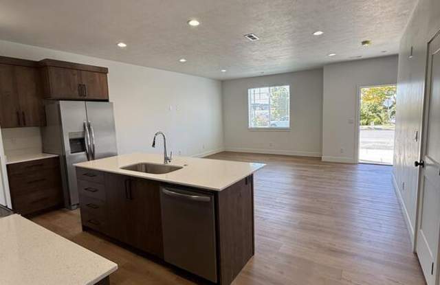 96 N 400 W Gallery 3