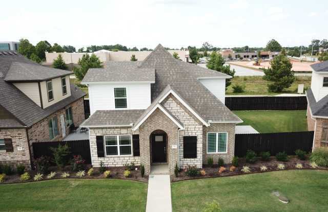 Luxurious 4 Bedroom, 3.5 Bathroom Home !!! Minutes from the U of A!!!!! photos photos Luxurious 4 Bedroom, 3.5 Bathroom Home !!! Minutes from the U of A!!!!! photos photos