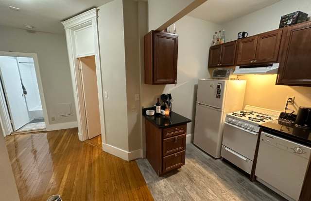 HOT FENWAY LISTING!!!!! 1.5 BEDROOM - 38 Hemenway Street, Boston, MA 02115