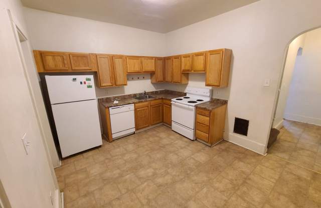 4BED/1.5BATH ON BATES - SOUTH OAKLAND GEM Gallery 4