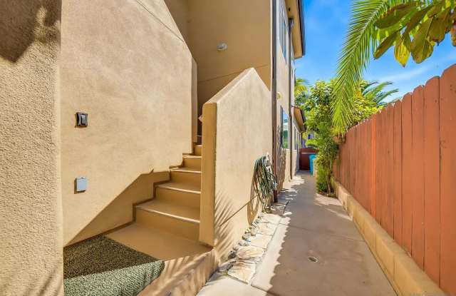 372 Playa Del Norte St. Gallery 2