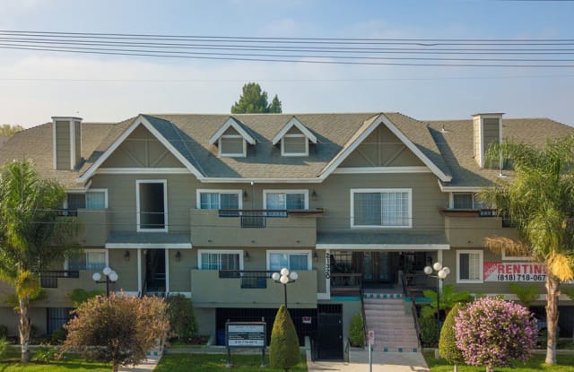 21320 Parthenia St photos photos