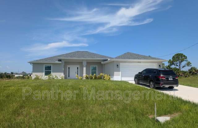 3718 Northeast 13th Avenue photos photos