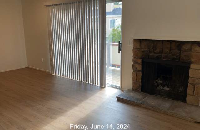 2 Bed/1.5 Bath Updated Condo Near SMART/Hwy 101/Raleys Shopping Plaza/Washer-Dryer in Unit photos photos