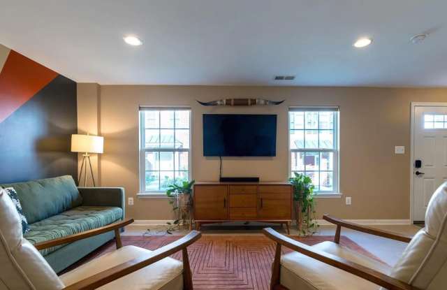 530 Raymond Drive - 1 Gallery 2