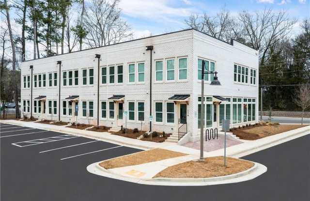 9040 Main Street photos photos