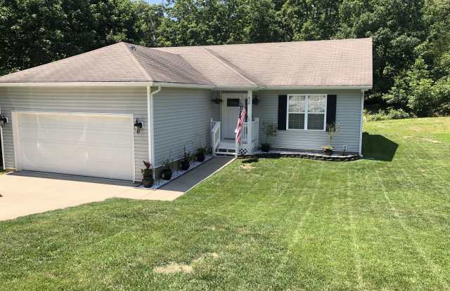 420 Evergreen Drive - 420 Evergreen Dr, Village of Four Seasons, MO 65049