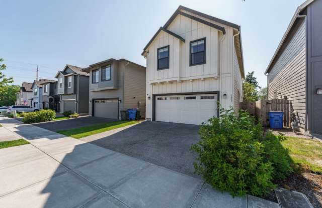 Light, Bright & Move-In Ready – 3BR Gem in Prime Ridgefield Location!  (Pet Friendly) Gallery 3