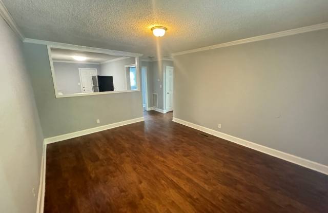 2Bed/1Ba Duplex close to Downtown Concord Fully Renovated with Laundry Room on Site Gallery 4