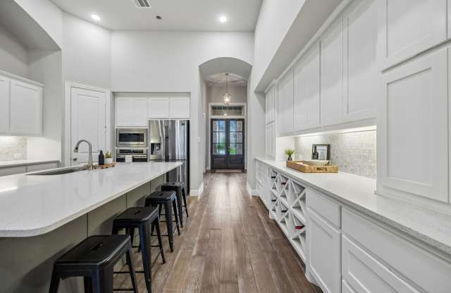 1950 Foxglen Drive Gallery 4