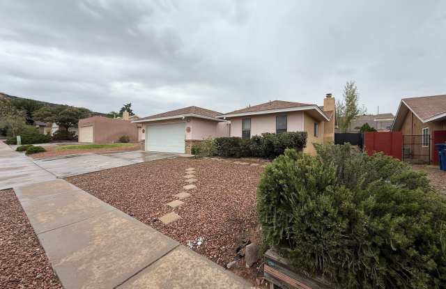3 Bedroom 2 Bath 2 car garage 1179/SF Gallery 1