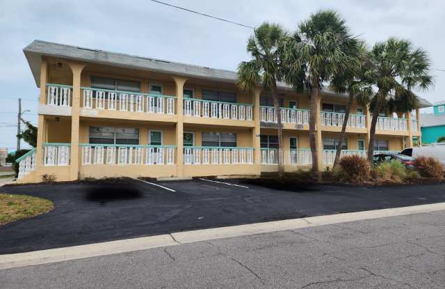 Updated One Bedroom Apartment Near Downtown Gulfport photos photos