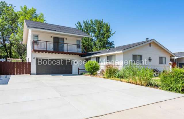 Remodeled 3 bed, 3 bath Home | Includes RV Parking and Office / Den photos photos