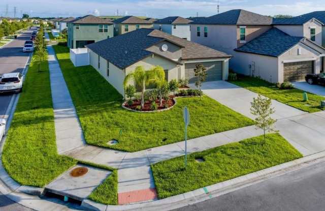 COMING SOON 4bd / 2 ba in great location Gallery 3