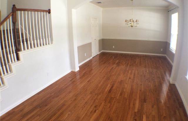 1921 Landridge Drive Gallery 2