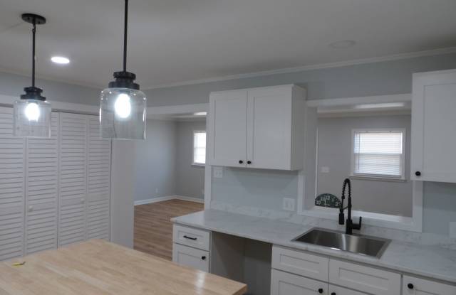 3 Bedroom 2 Bathroom Spilt Unit in Wilmington photos photos