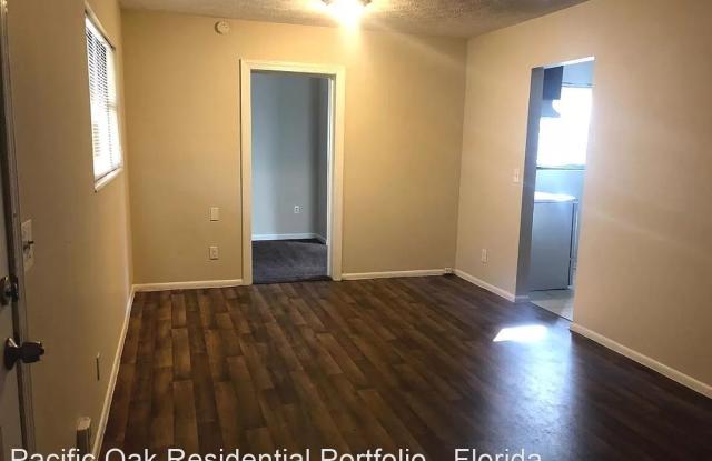 2318 Looking Glass Ln Gallery 4