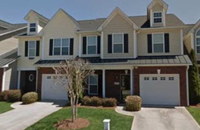 Stylish Braxton Gate Townhome with Garage & Main-Level Primary Suite photos photos