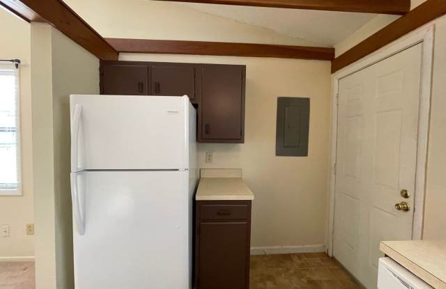 2 bedroom, 1 bath Duplex Gallery 4