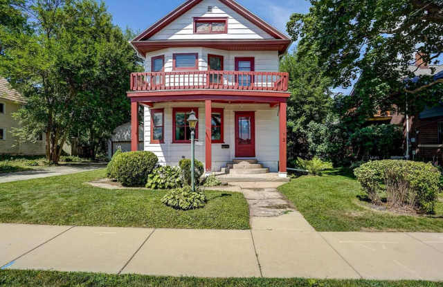 Downtown Verona Home - Completely Remodeled! Available 8/15 or 9/1 photos photos