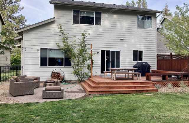 *Unfurnished* Beautifully updated 3 BR on the west side of Bend photos photos
