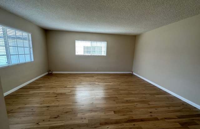 Stunning West Hills 3+2 Completely Remodeled Gallery 3