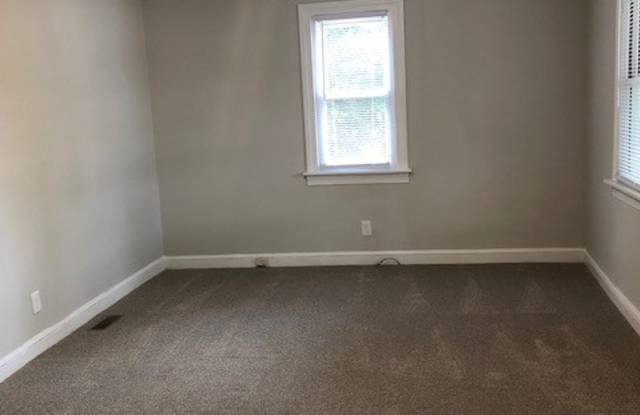 One Bedroom House with a study right off of Avent Ferry Road Gallery 3