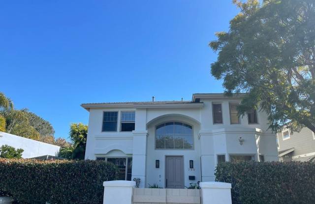 Spacious 5 bedroom home in Coronado's Village photos photos