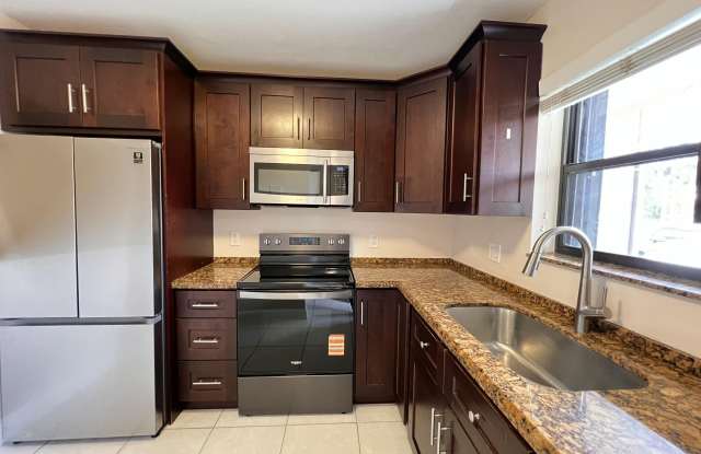 21890 Lake Forest Circle photos photos