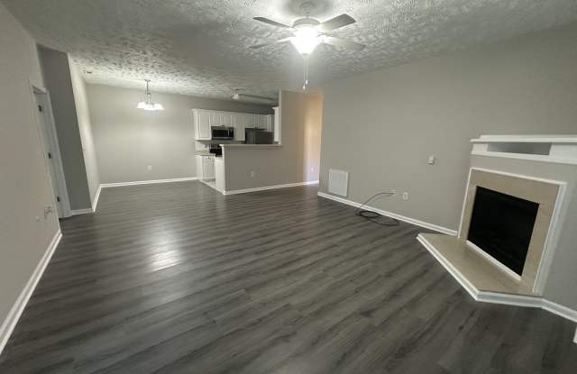 4020-104 Bardstown~ Woodland Village Gallery 3