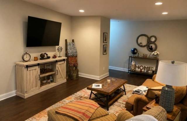264 Riveredge Dr Gallery 3