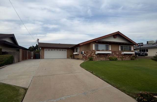 Charming House For Rent Gallery 3