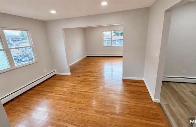 716 Jefferson Avenue Gallery 3