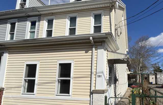 220 N Penn St photos photos