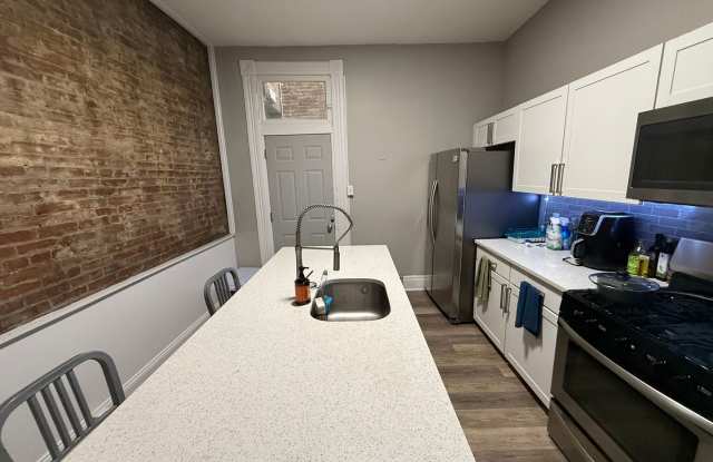 Luxury 3-Bedroom, 1-Bathroom House in Southside! Gallery 3
