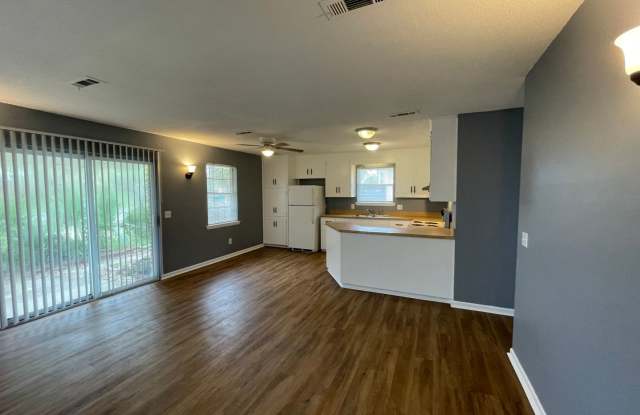 PRICE DROP! Beautiful 3 Bedroom House-$500.00 off first month with approved application!!!! photos photos