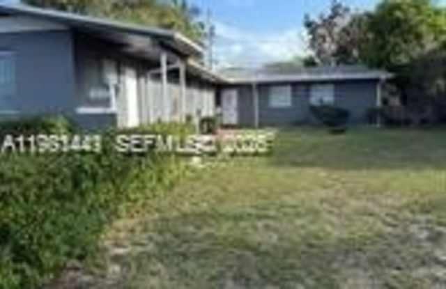 2031 NE 170th St photos photos