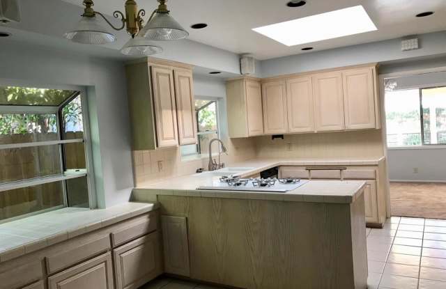 13934 Chandler Boulevard Gallery 3