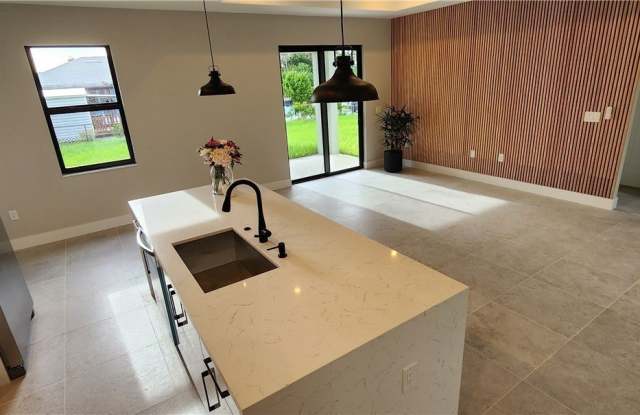 758 WORTH Avenue S photos photos