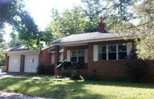 Room in 3 Bedroom Home in Villa Rica Gallery 1
