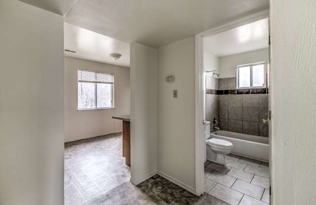 18 E. Rock Creek Manor Gallery 4
